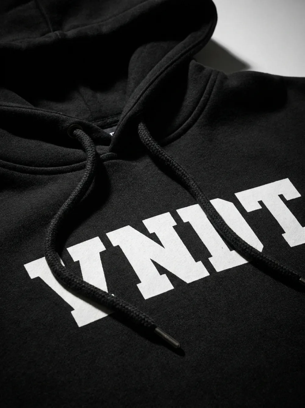 Hoodie „VNDT“ — Detail