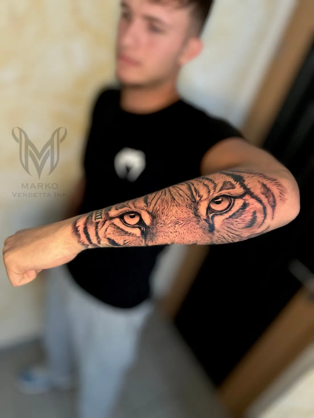 Tigeraugen auf Unterarm — Realismus Tattoo von Marko